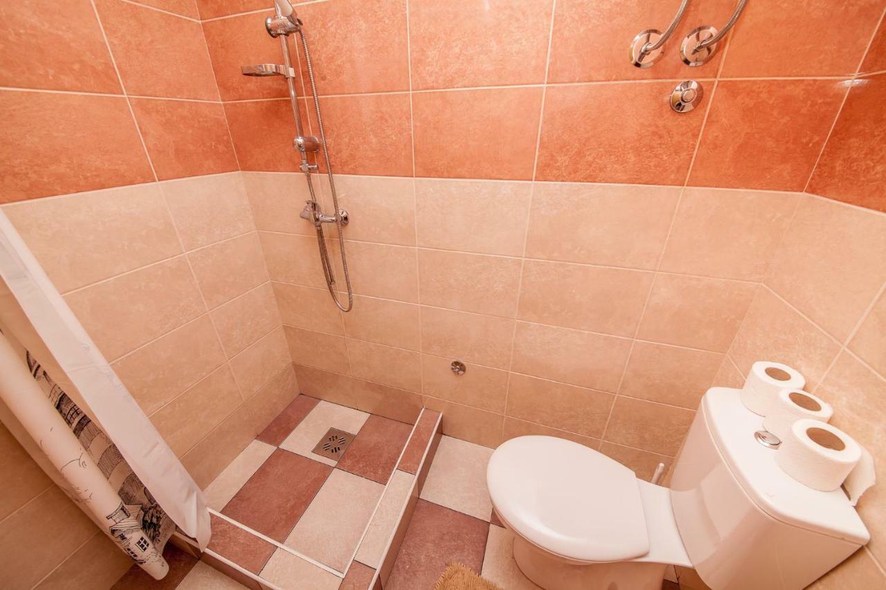 كوتور Alex Guesthouse المظهر الخارجي الصورة